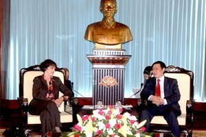 Une assistante-adjointe du président américain en visite au Vietnam - ảnh 1